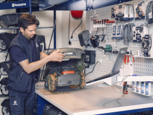 Serviceleistung: Automower® Connect Modul installieren