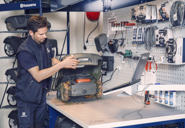 Serviceleistung: Automower® Connect Modul installieren